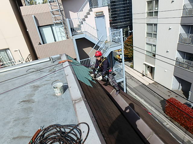 東京都港区K様邸：屋根塗装工事(無足場工法)